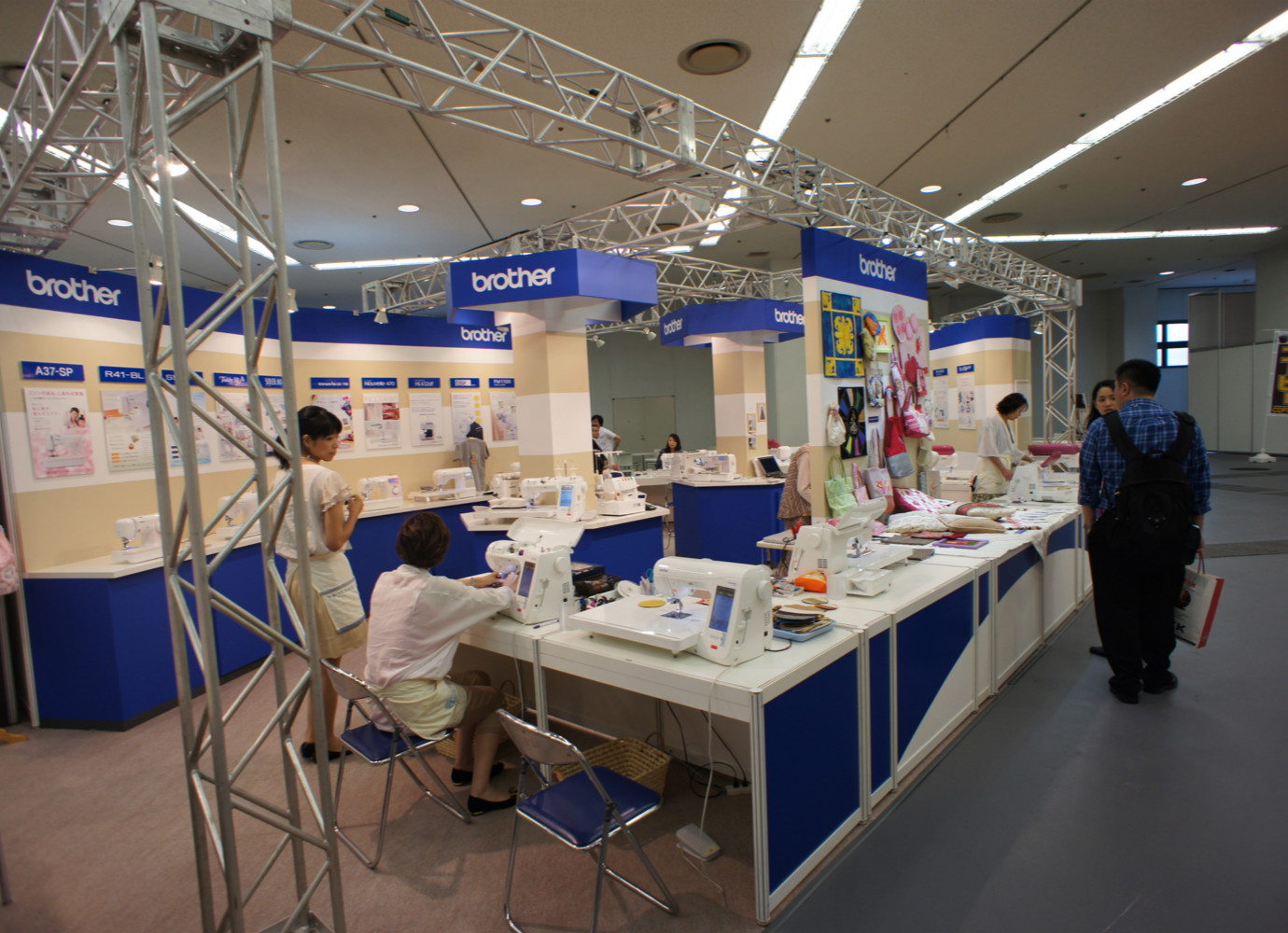 JIAM 2012 OSAKA国際アパレルマシンショー